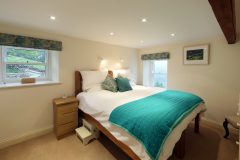 Laykin-Bedroom_turquoise_stuart