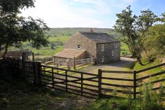 Stuart-Holmes-BEST-Laykin.cottage.outside