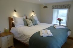 Nell_Tom_new_room2b